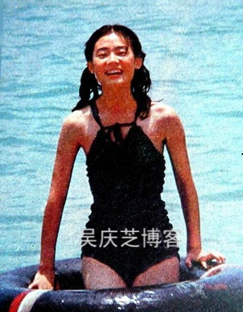 女明星泳照,女明星泳照中的时尚与自信