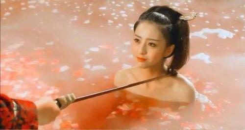 电影有女明星洗澡,揭秘电影中的女明星沐浴瞬间