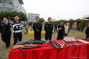 吃瓜群众围警局,揭秘事件背后真相