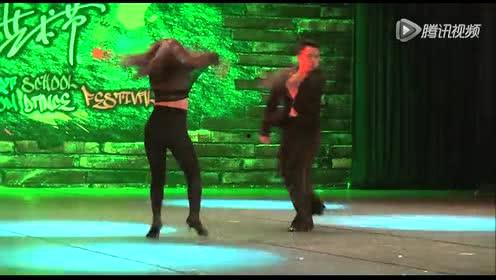 2020网红双人舞视频,舞动青春，共谱时代华章